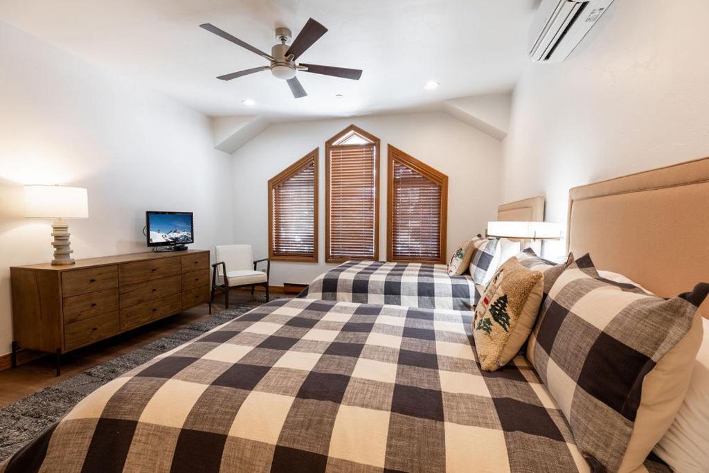 Strawberry Park True Ski In Ski Out By Vail Realty Beaver Creek Exterior photo